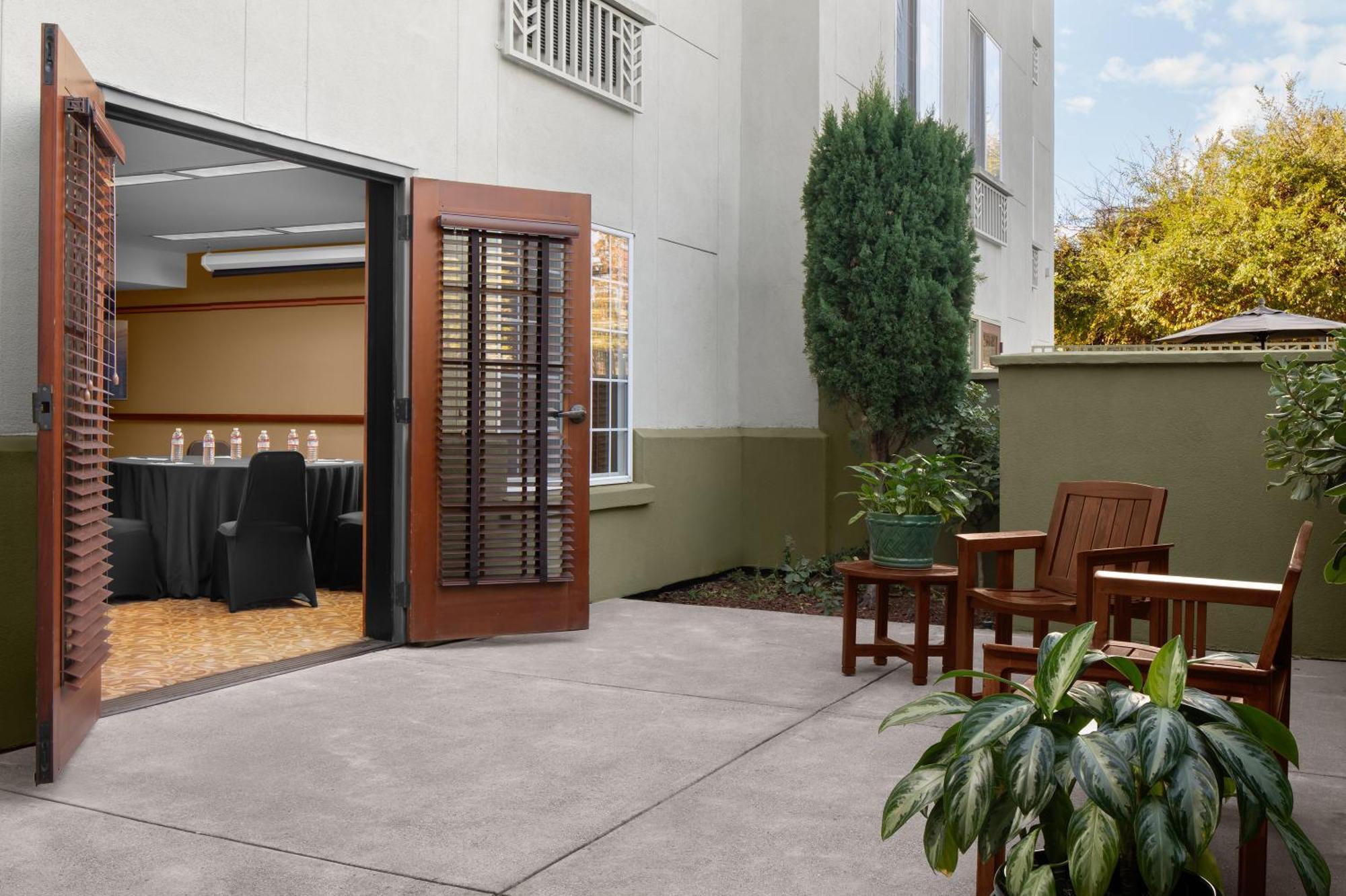 Larkspur Landing Extended Stay Suites Roseville Exterior photo